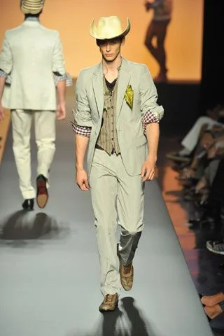 Look 28